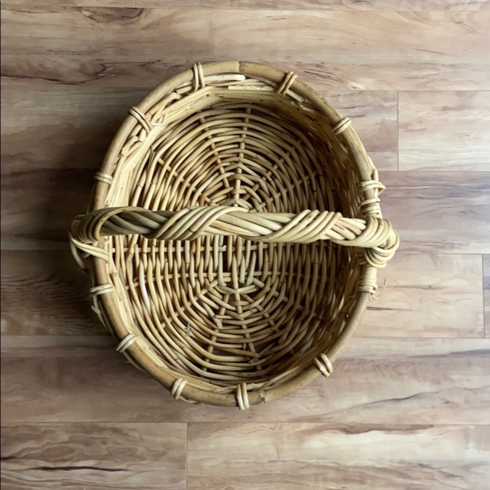 Oval shape wicker basket with handle - Picture 5 of 5